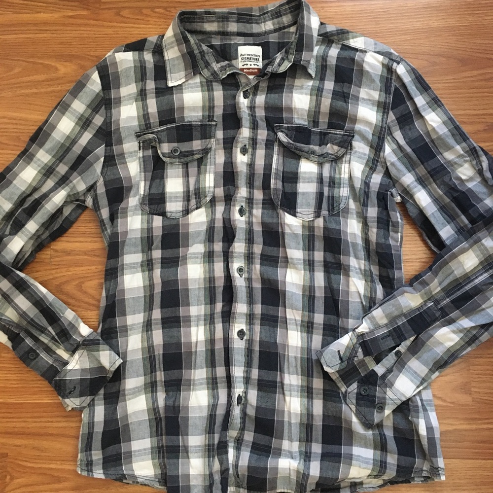 2 Button Up Shirts - Picture 4 of 5